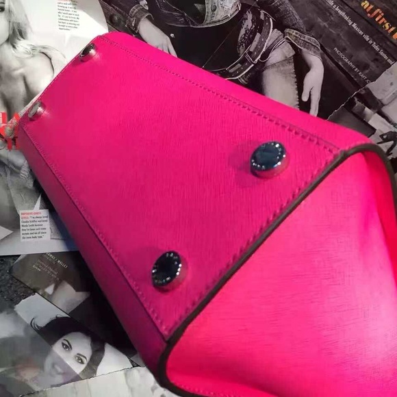 MK 👜 - Picture 6 of 8